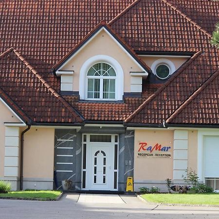 Apartmaji In Sobe Ramar Straza ภายนอก รูปภาพ