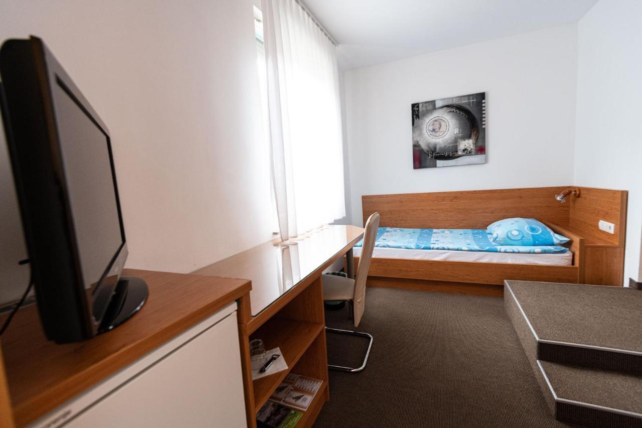 Apartmaji In Sobe Ramar Straza ภายนอก รูปภาพ