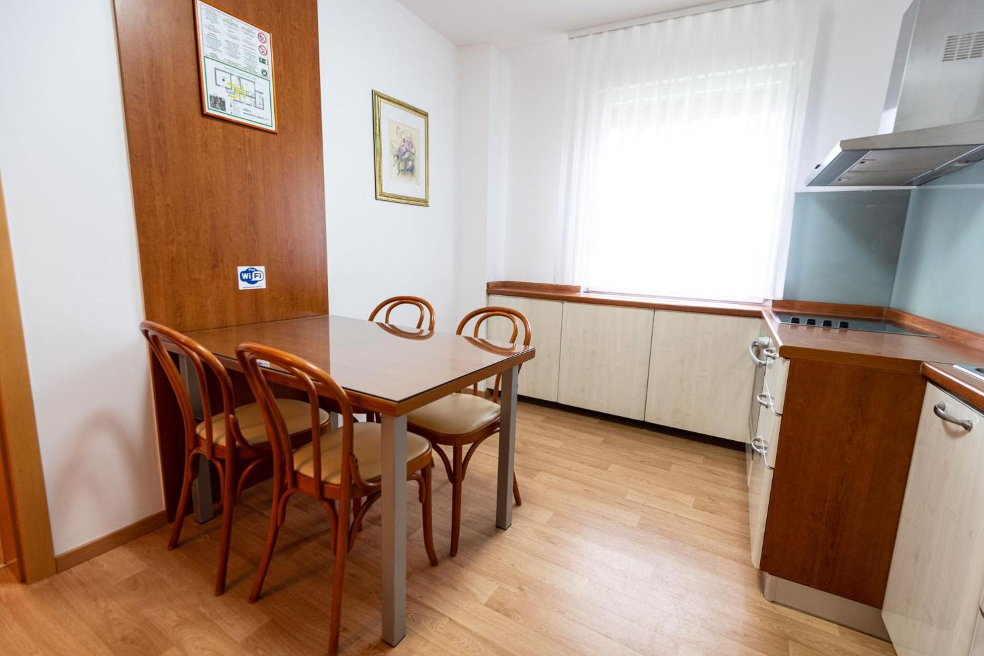 Apartmaji In Sobe Ramar Straza ภายนอก รูปภาพ