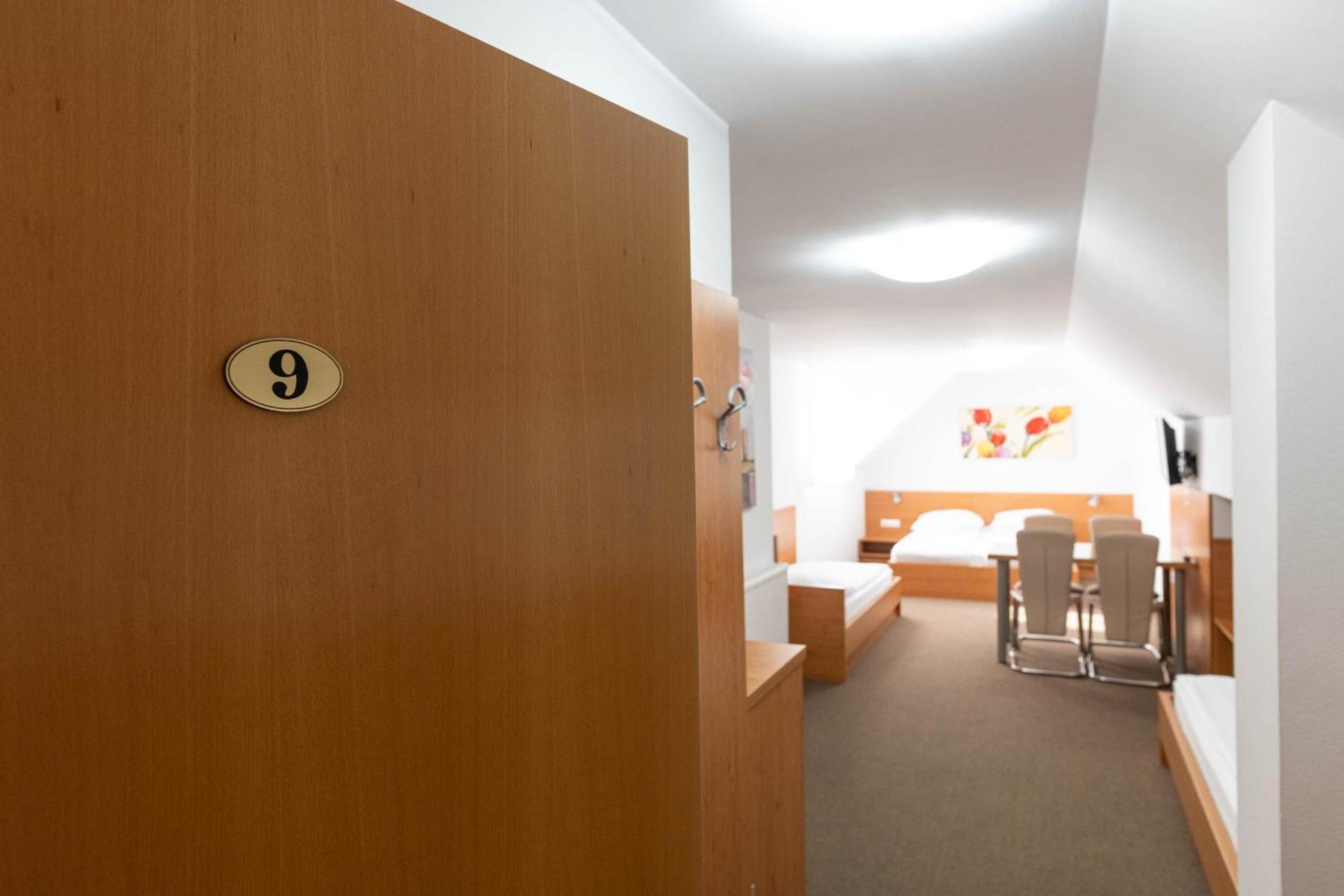 Apartmaji In Sobe Ramar Straza ภายนอก รูปภาพ