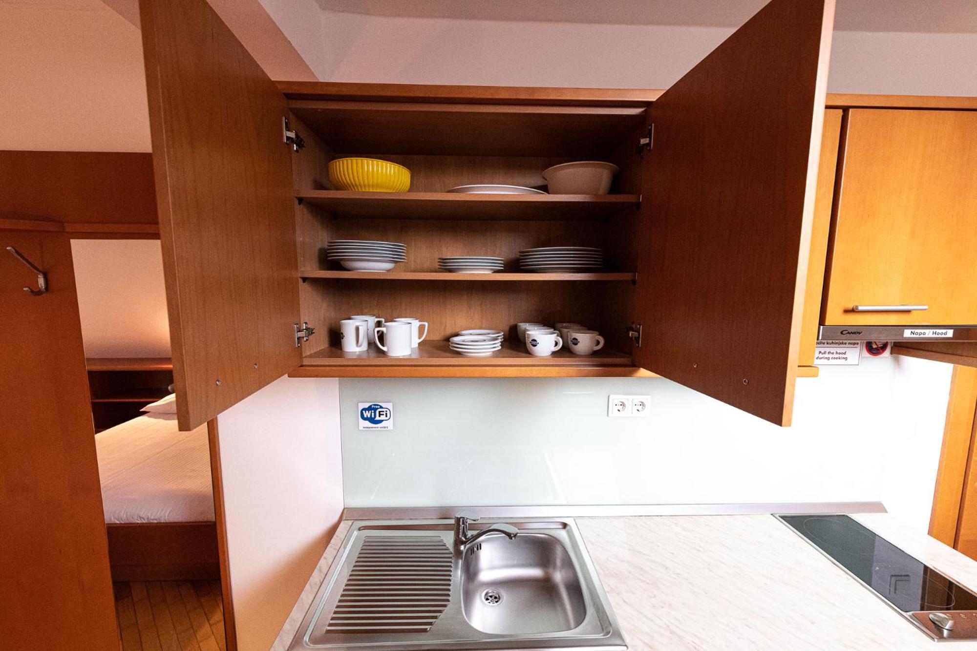 Apartmaji In Sobe Ramar Straza ภายนอก รูปภาพ